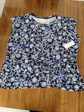 Liz Claiborne Black Floral Crewneck Top with Blue and White Accents